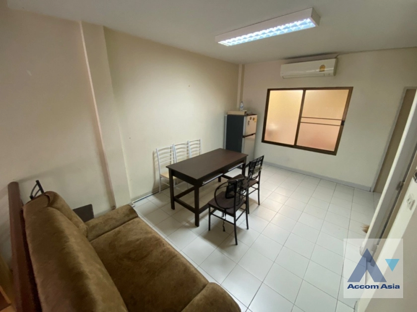5  3 br Townhouse For Sale in Lat Phrao ,Bangkok  AA41606