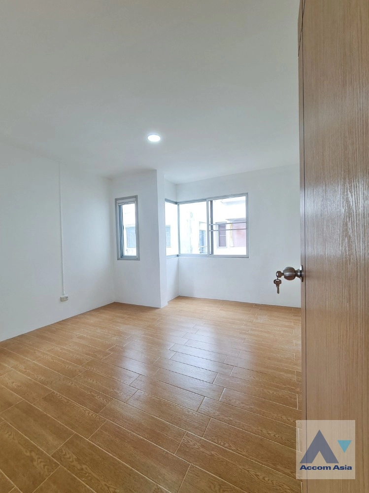 7  4 br Townhouse For Sale in Ratchadaphisek ,Bangkok MRT Ratchadaphisek at Supalai Ville Ratchada 32 AA41610