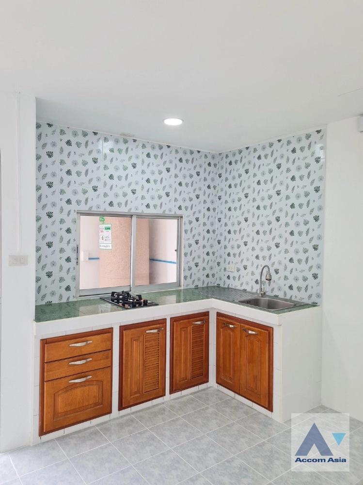  1  4 br Townhouse For Sale in Ratchadaphisek ,Bangkok MRT Ratchadaphisek at Supalai Ville Ratchada 32 AA41610