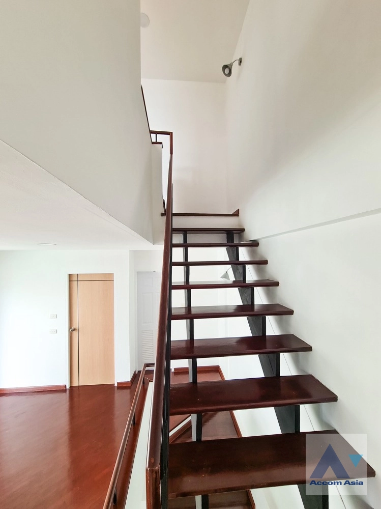  1  4 br Townhouse For Sale in Ratchadaphisek ,Bangkok MRT Ratchadaphisek at Supalai Ville Ratchada 32 AA41610