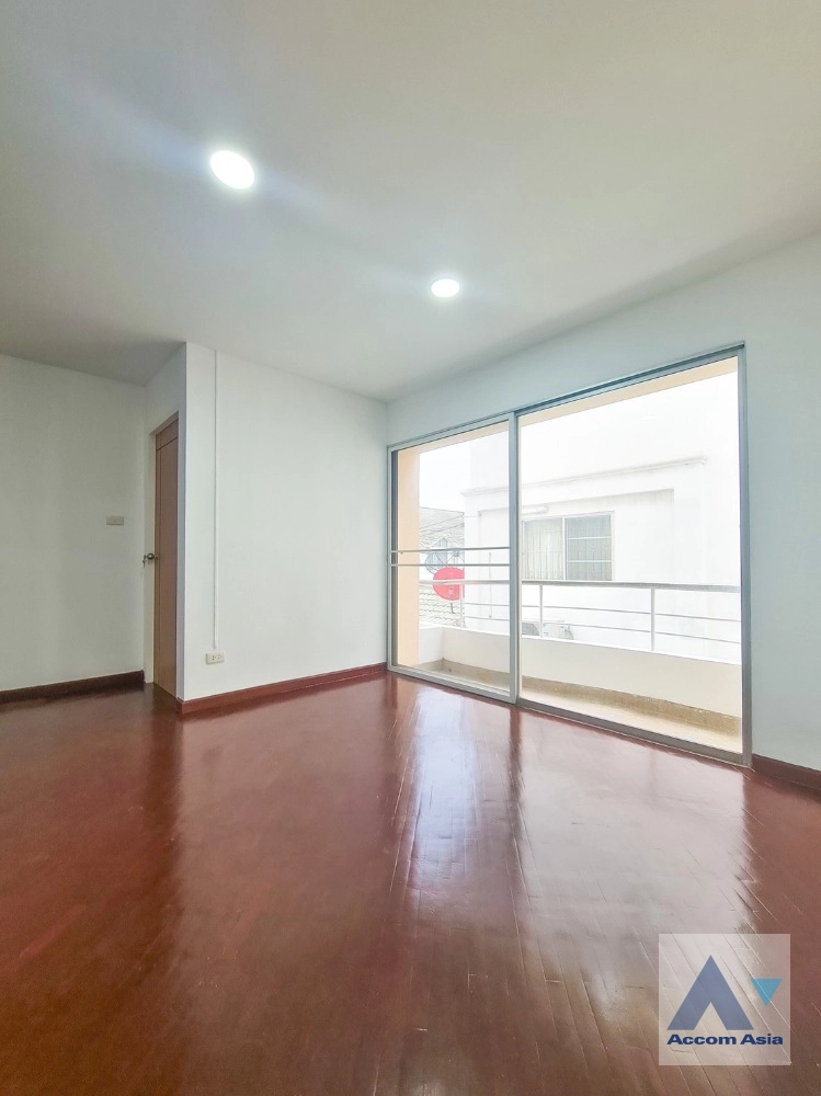6  4 br Townhouse For Sale in Ratchadaphisek ,Bangkok MRT Ratchadaphisek at Supalai Ville Ratchada 32 AA41610