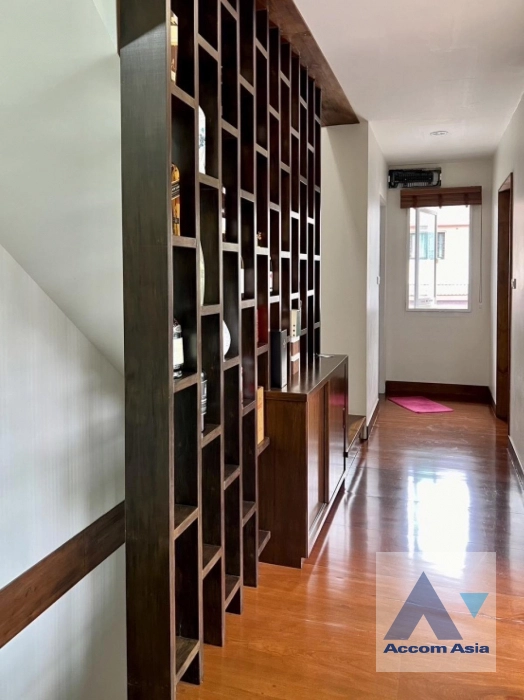 5  3 br Townhouse For Sale in Ratchadaphisek ,Bangkok MRT Ratchadaphisek AA41612