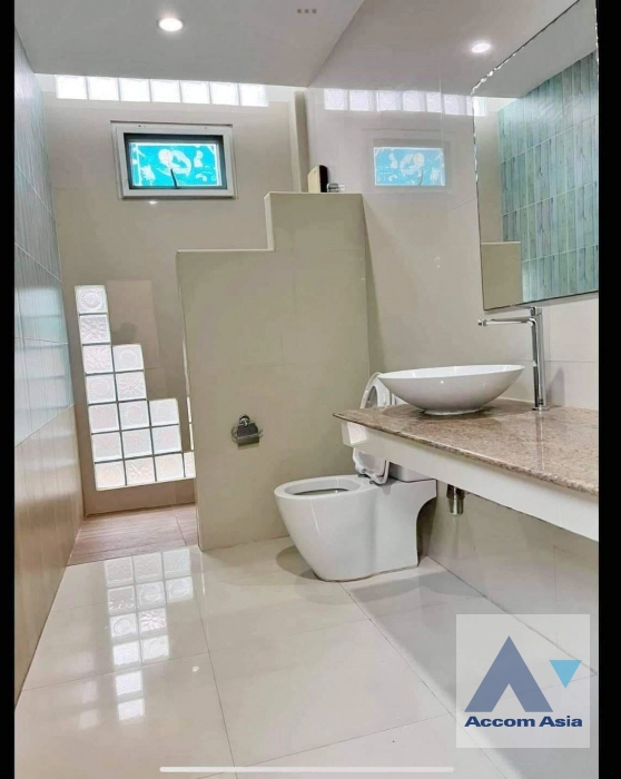 8  3 br House for rent and sale in Ratchadaphisek ,Bangkok  AA41614