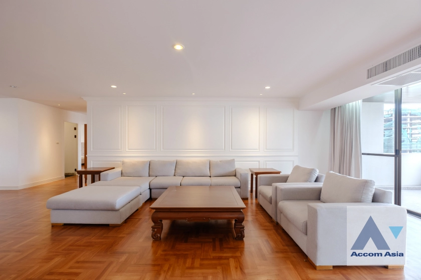 unit 3 Bedrooms  Apartment For Rent in Sukhumvit, Bangkok  near BTS Asok - MRT Sukhumvit (AA41632)