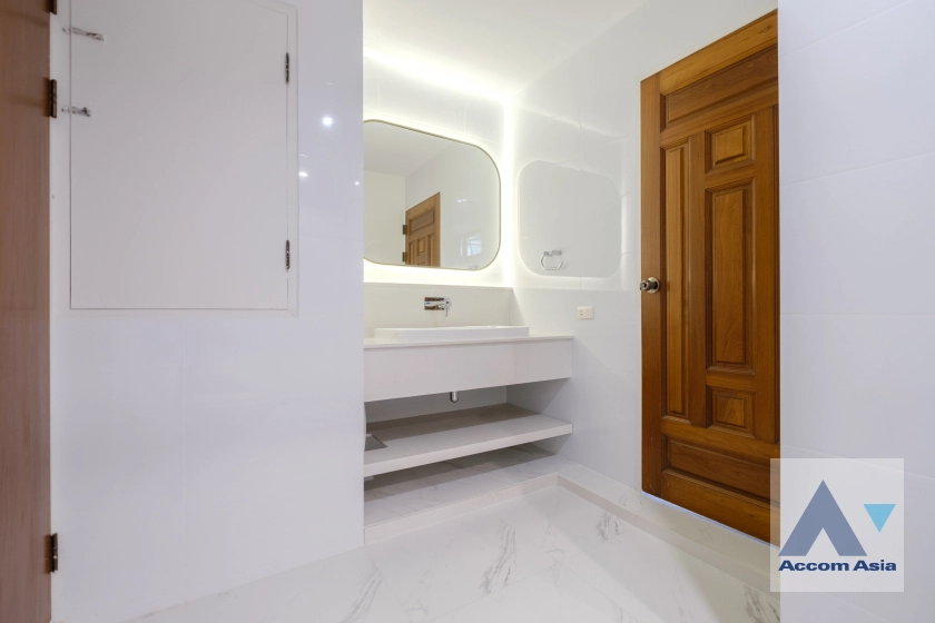 27  3 br Apartment For Rent in Sukhumvit ,Bangkok BTS Asok - MRT Sukhumvit at Peaceful and Pet-Friendly Residence in Asoke AA41632