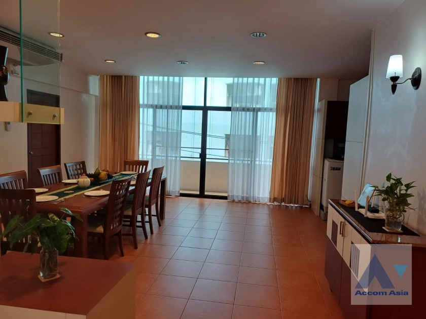 unit 2 Bedrooms  Apartment For Rent in Sukhumvit, Bangkok  near BTS Phrom Phong (AA41637)