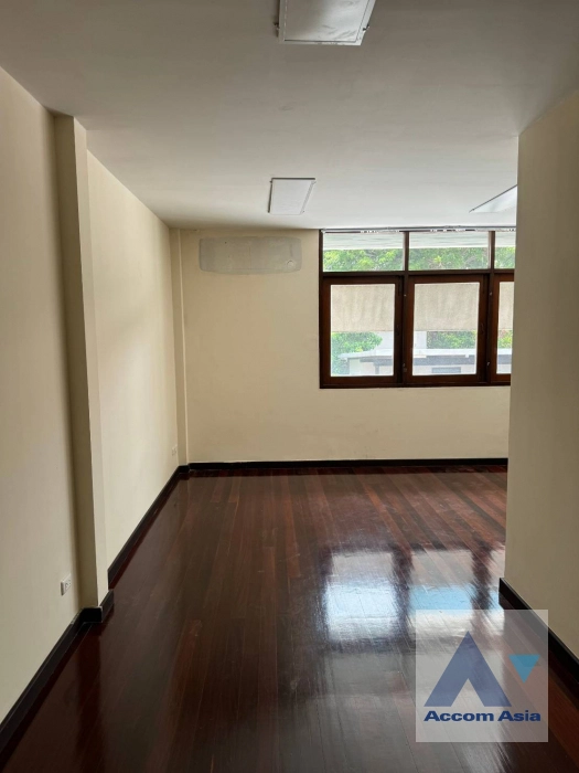 5  3 br House For Rent in Phaholyothin ,Bangkok BTS Ari AA41641