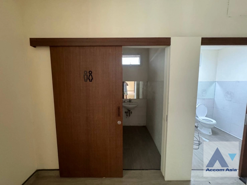 10  3 br House For Rent in Phaholyothin ,Bangkok BTS Ari AA41641