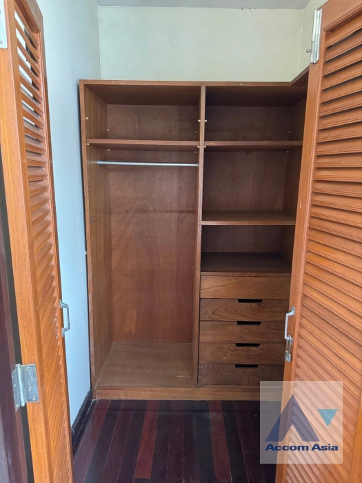 9  3 br House For Rent in Phaholyothin ,Bangkok BTS Ari AA41641