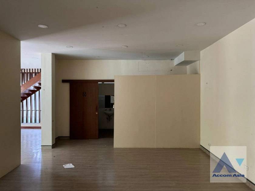 8  3 br House For Rent in Phaholyothin ,Bangkok BTS Ari AA41641