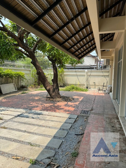 13  3 br House For Rent in Phaholyothin ,Bangkok BTS Ari AA41641