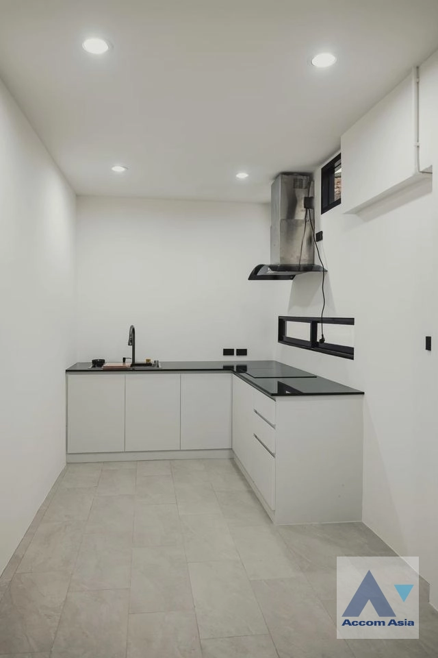 4  3 br House For Sale in Pattanakarn ,Bangkok  AA41647