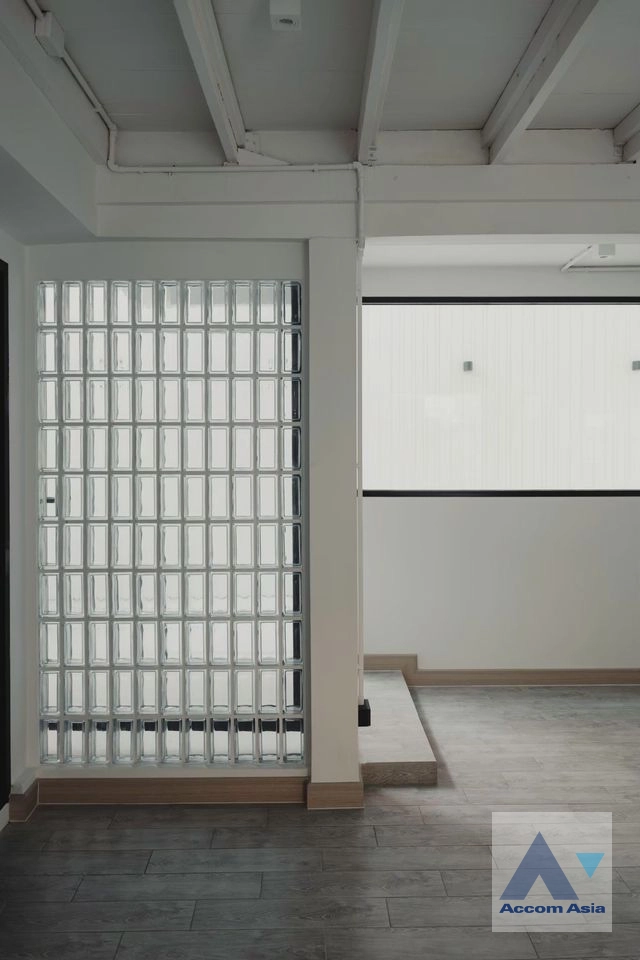 12  3 br House For Sale in Pattanakarn ,Bangkok  AA41647