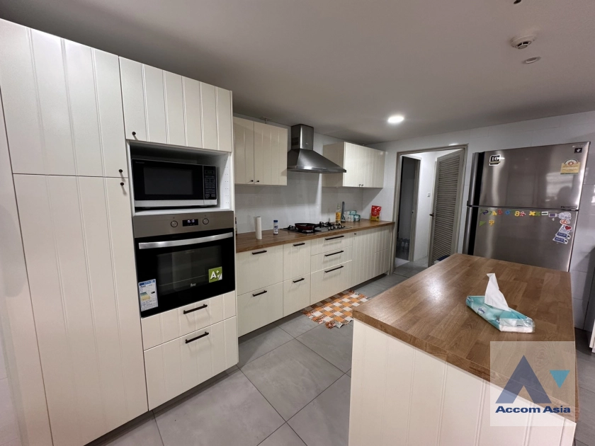 unit 3 Bedrooms  Apartment For Rent & Sale in Sukhumvit, Bangkok  near BTS Thong Lo (AA41653)