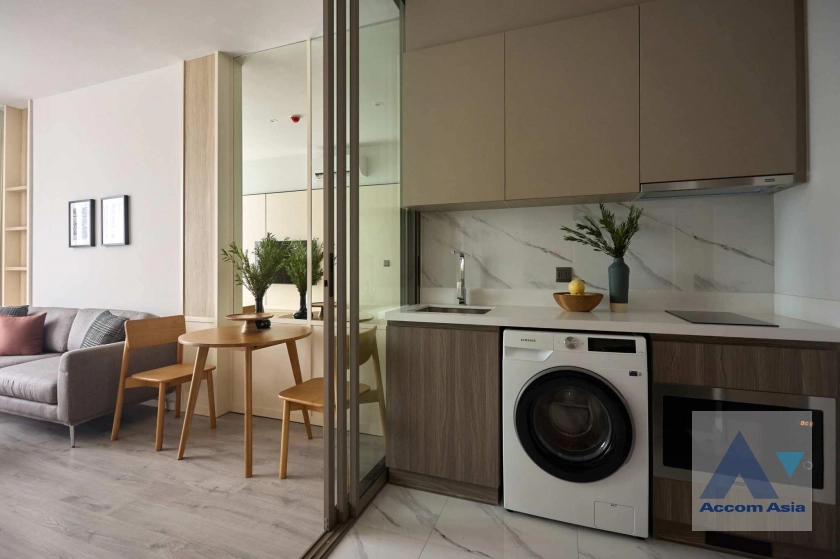 unit 1 Bedroom  Condominium For Rent in Sukhumvit, Bangkok  near BTS Ekkamai (AA41661)