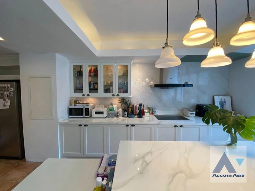 4  3 br House For Rent in Sukhumvit ,Bangkok BTS Phrom Phong AA41663