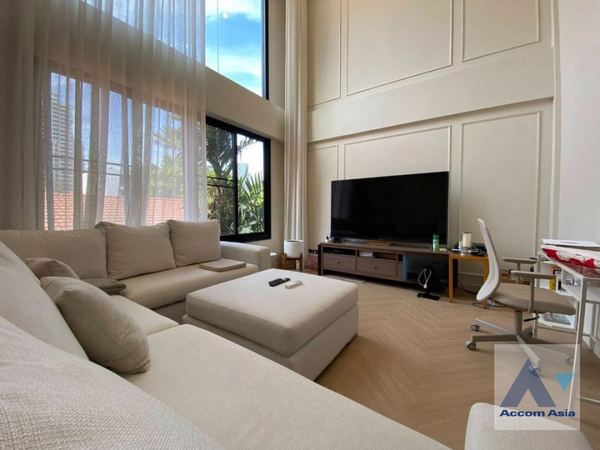 unitPet friendly |  3 Bedrooms  House For Rent in Sukhumvit, Bangkok  near BTS Phrom Phong (AA41663)