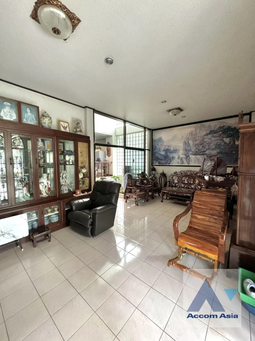 4  4 br House For Sale in Sathorn ,Bangkok  AA41671