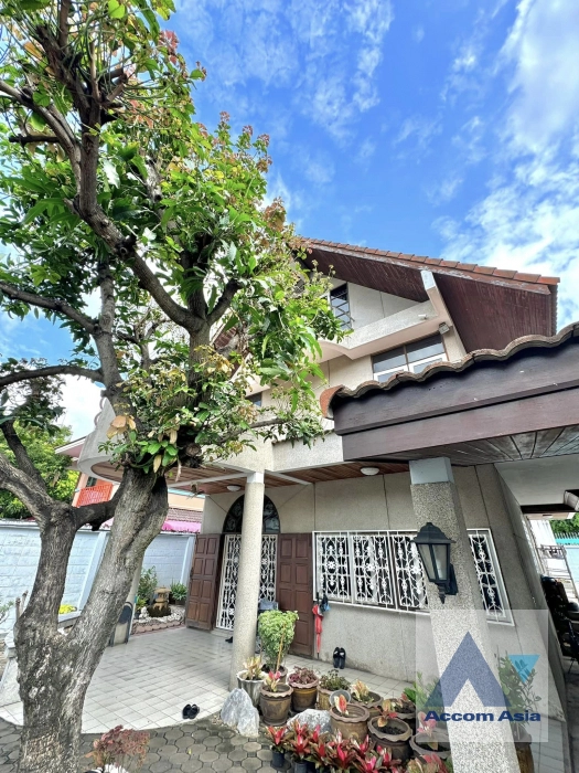  2  4 br House For Sale in Sathorn ,Bangkok  AA41671