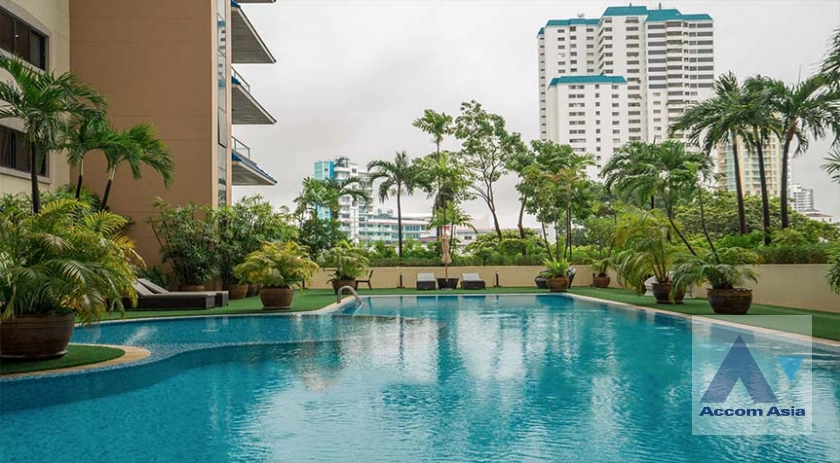 unit 3 Bedrooms  Apartment For Rent in Sukhumvit, Bangkok  near BTS Asok - MRT Sukhumvit (AA41673)