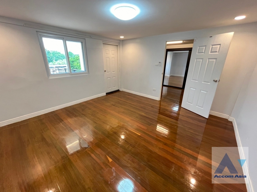 13  5 br House For Rent in Pattanakarn ,Bangkok  AA41674