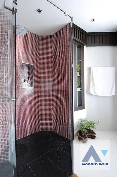 18  2 br Condominium For Sale in Charoen Nakhon ,Bangkok BTS Krung Thon Buri at WaterMark Chaophraya River AA41692