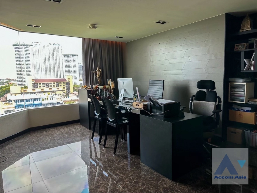 11  2 br Condominium For Sale in Charoen Nakhon ,Bangkok BTS Krung Thon Buri at WaterMark Chaophraya River AA41692