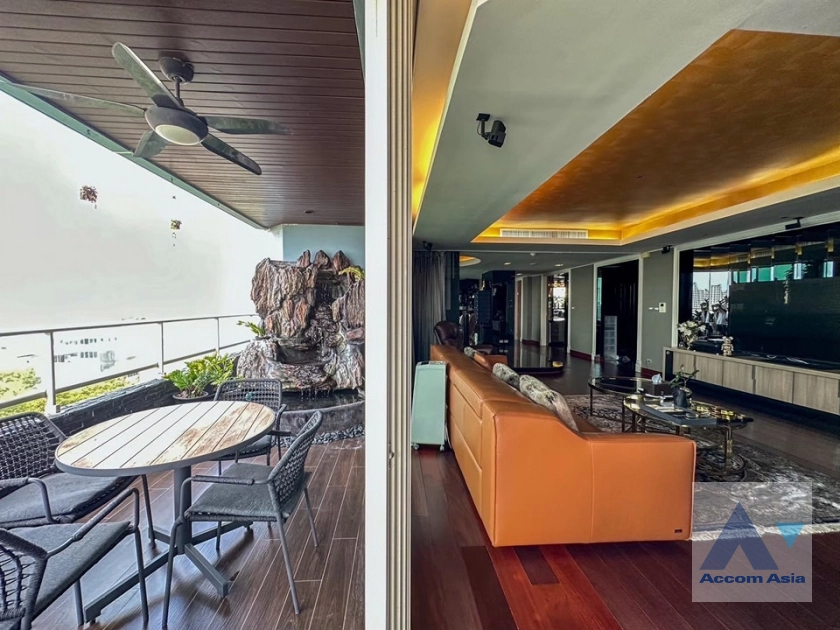  1  2 br Condominium For Sale in Charoen Nakhon ,Bangkok BTS Krung Thon Buri at WaterMark Chaophraya River AA41692