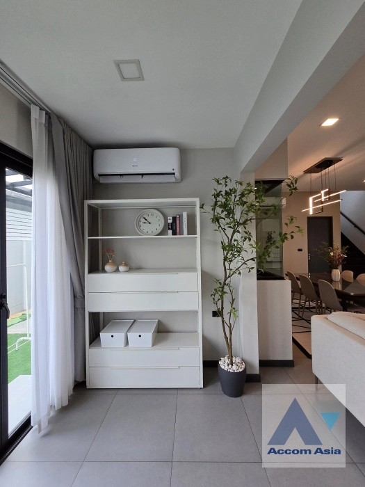 34  3 br Townhouse For Rent in Bang Na ,Bangkok  at Vive Bangna km.7 AA41696