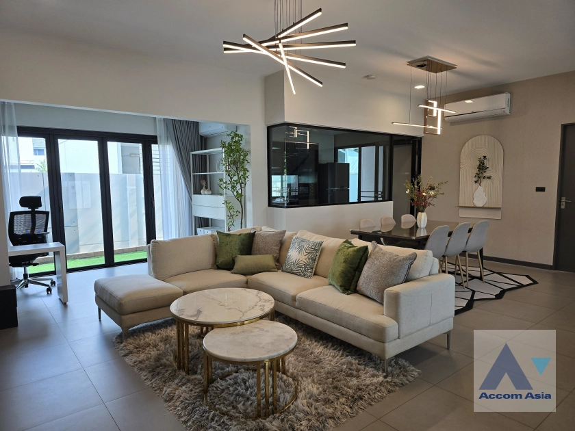  1  3 br Townhouse For Rent in Bang Na ,Bangkok  at Vive Bangna km.7 AA41696