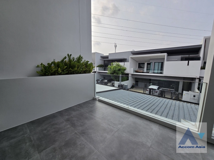40  3 br Townhouse For Rent in Bang Na ,Bangkok  at Vive Bangna km.7 AA41696