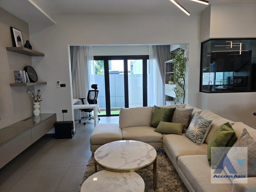  1  3 br Townhouse For Rent in Bang Na ,Bangkok  at Vive Bangna km.7 AA41696