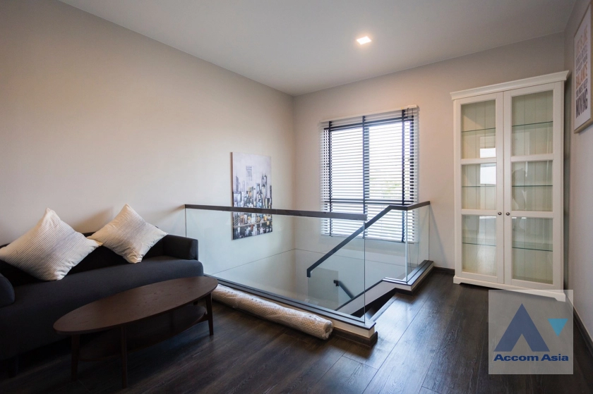  1  3 br Townhouse For Rent in Bang Na ,Bangkok  at Vive Bangna km.7 AA41697