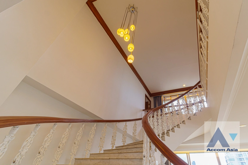 19  4 br Apartment For Rent in Sukhumvit ,Bangkok BTS Phrom Phong at Pet friendly - High rise Apartment in Phrom Phong AA41703