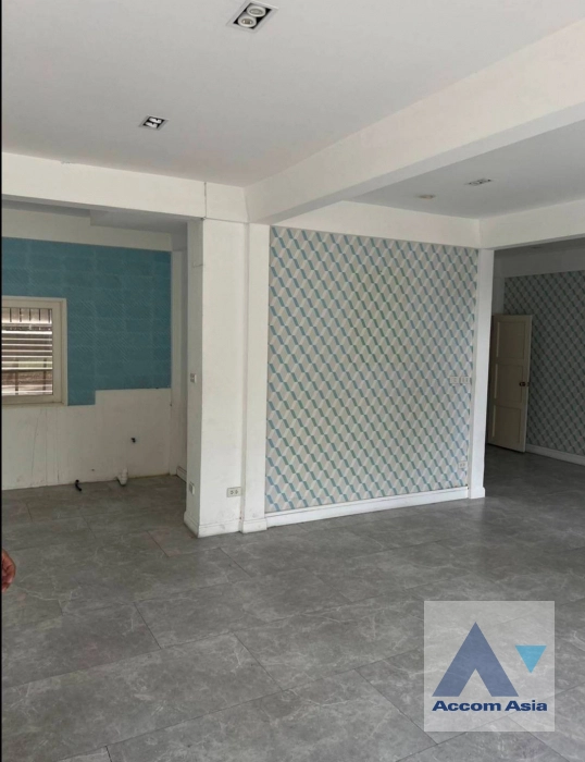  1  House For Rent in Sukhumvit ,Bangkok BTS Asok AA41707