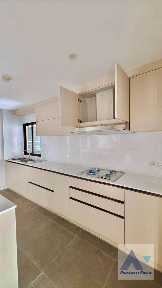 unitFully Furnished, Pet friendly |  3 Bedrooms  Condominium For Rent & Sale in Sukhumvit, Bangkok  near BTS Asok - MRT Sukhumvit (AA41711)