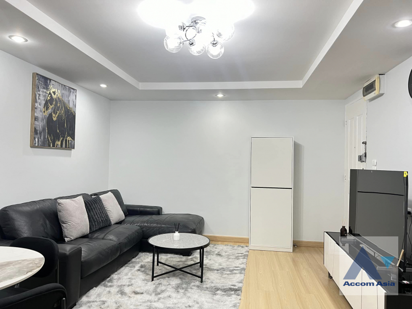 unit 2 Bedrooms  Condominium For Rent in Ratchadaphisek, Bangkok  near MRT Sutthisan (AA41716)