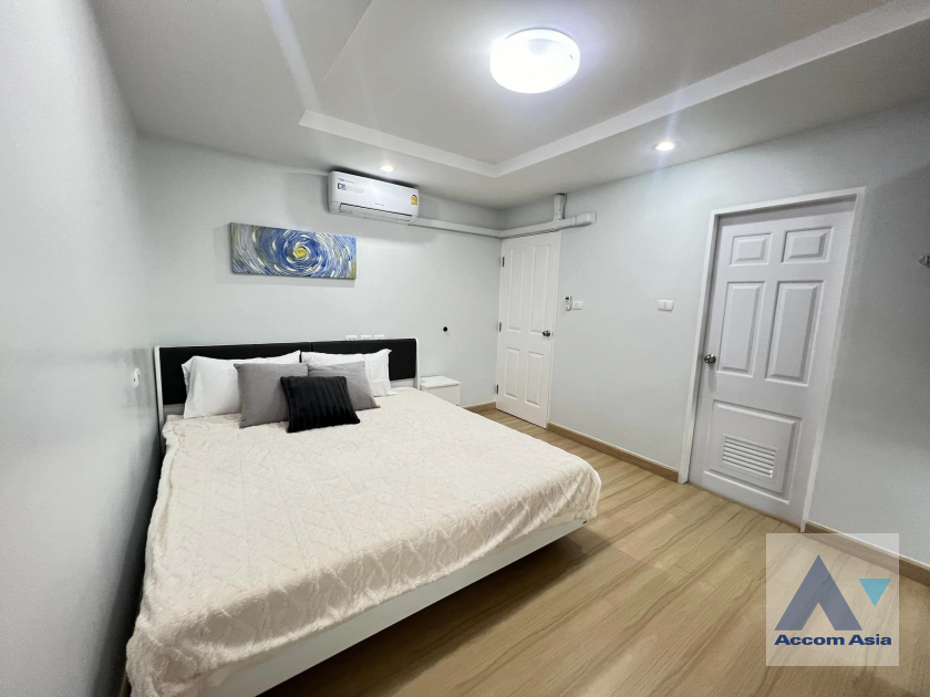 13  2 br Condominium For Rent in Ratchadaphisek ,Bangkok MRT Sutthisan at Happy condo Ratchada 18 AA41716