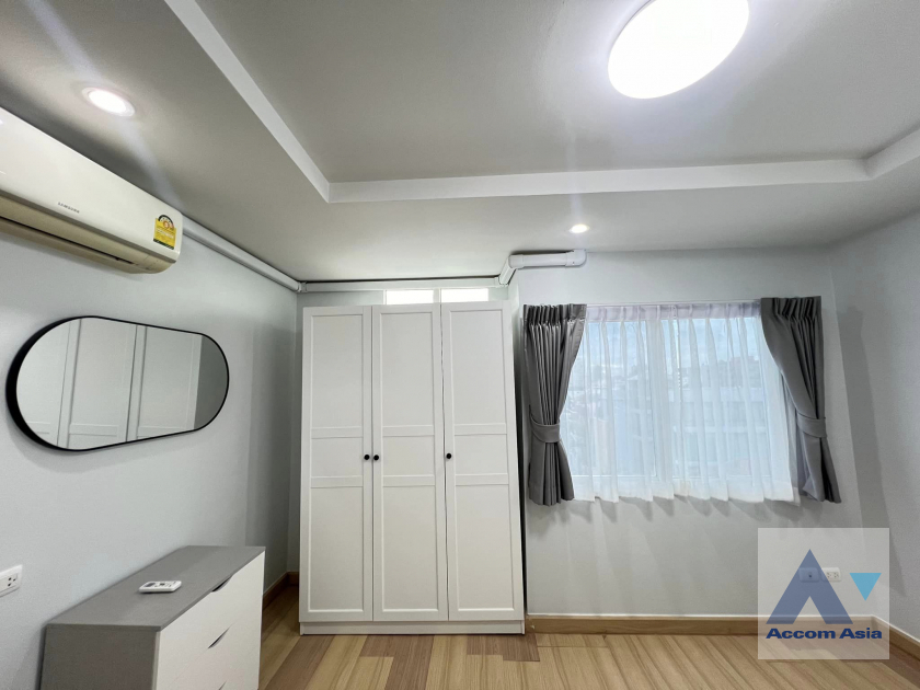 16  2 br Condominium For Rent in Ratchadaphisek ,Bangkok MRT Sutthisan at Happy condo Ratchada 18 AA41716
