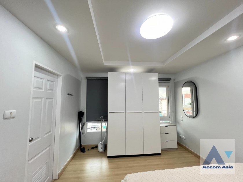 15  2 br Condominium For Rent in Ratchadaphisek ,Bangkok MRT Sutthisan at Happy condo Ratchada 18 AA41716