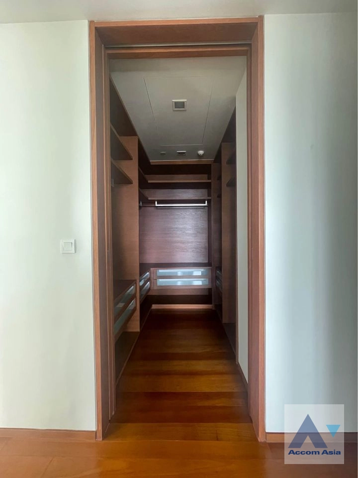unit 4 Bedrooms  Condominium For Rent & Sale in Sathorn, Bangkok  near BTS Chong Nonsi - MRT Lumphini (AA41724)