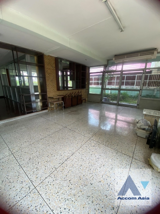 unit 3 Bedrooms  House For Rent in Sukhumvit, Bangkok  near BTS Phrom Phong (AA41731)