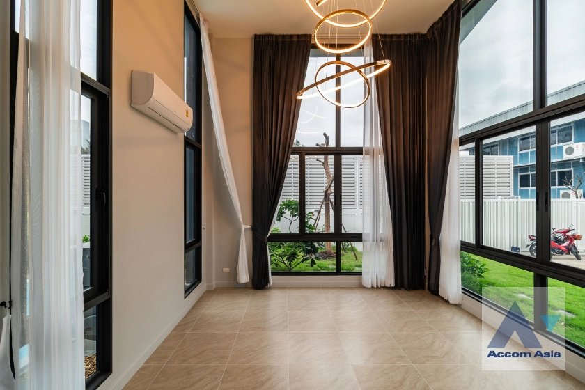 unitPrivate Swimming Pool, Pet friendly |  4 Bedrooms  House For Rent & Sale in New Phetchaburi, Bangkok  near MRT Phetchaburi (AA41732)