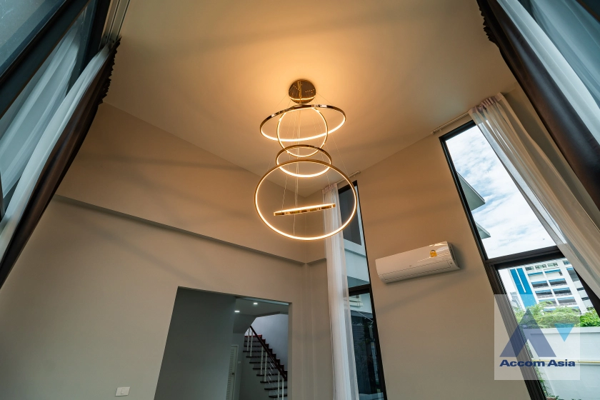 11  4 br House for rent and sale in New Phetchaburi ,Bangkok MRT Phetchaburi AA41732