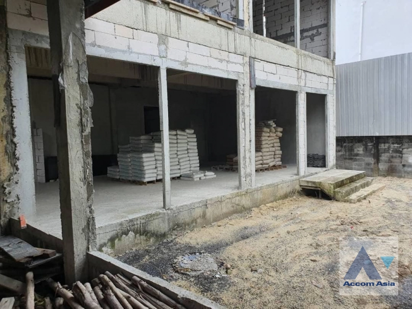 6  8 br House For Sale in Sukhumvit ,Bangkok BTS Thong Lo AA41740