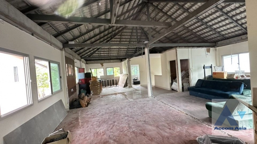 4  Shophouse For Rent in Sukhumvit ,Bangkok BTS Thong Lo AA41746