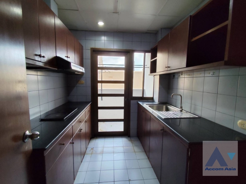 unit 3 Bedrooms  Condominium For Sale in Sukhumvit, Bangkok  near BTS Thong Lo (AA41749)