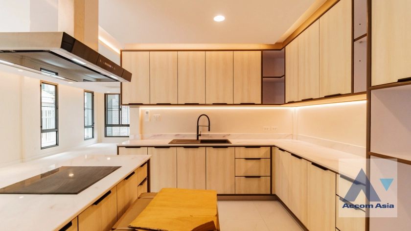 4  3 br Townhouse For Rent in Sukhumvit ,Bangkok BTS Phrom Phong at KLANG Nivas AA41750