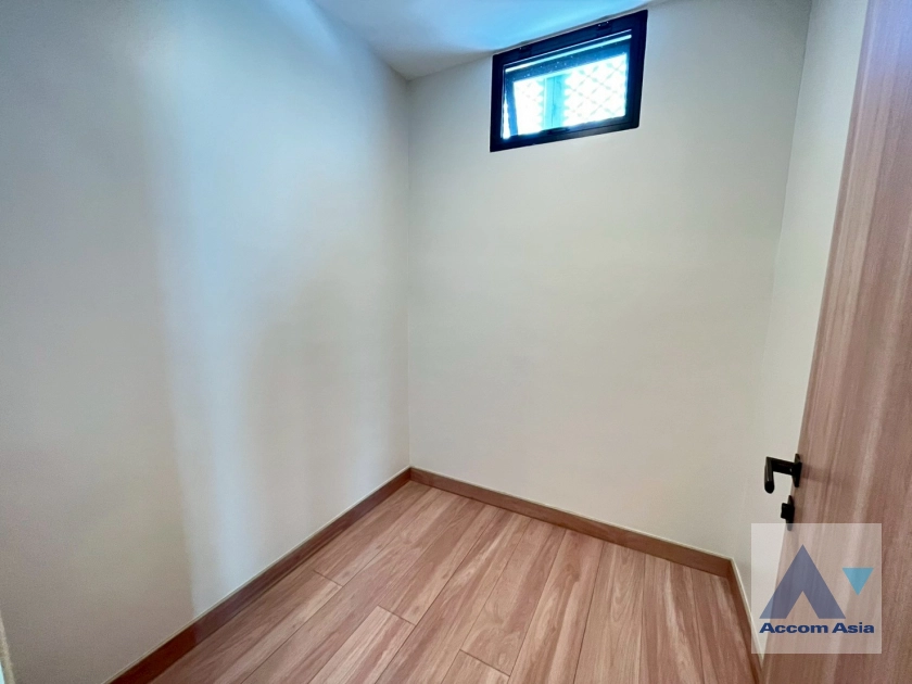 11  3 br Townhouse For Rent in Sukhumvit ,Bangkok BTS Phrom Phong at KLANG Nivas AA41750