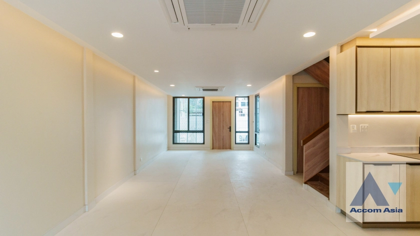  1  3 br Townhouse For Rent in Sukhumvit ,Bangkok BTS Phrom Phong at KLANG Nivas AA41761